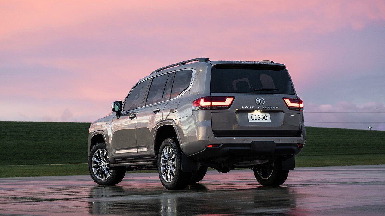 1_0000s_0001_LC300_Teaser-SJP-138-v2