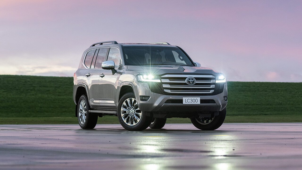 1_0000s_0006_LC300_Teaser-SJP-84