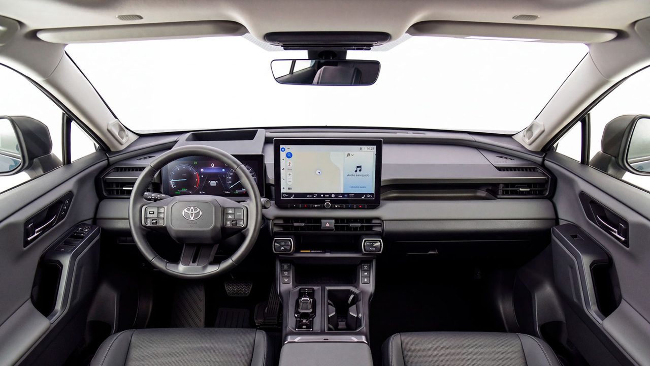redim nuevas imagenes rav4_0005_TA_0626_Landing_RAV4_HEV_interior